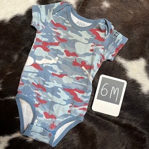 🆓🆓🆓Camo onesie